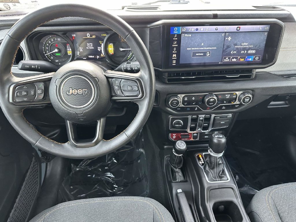 Used 2024 Jeep Wrangler Unlimited AWD/4WD image 17