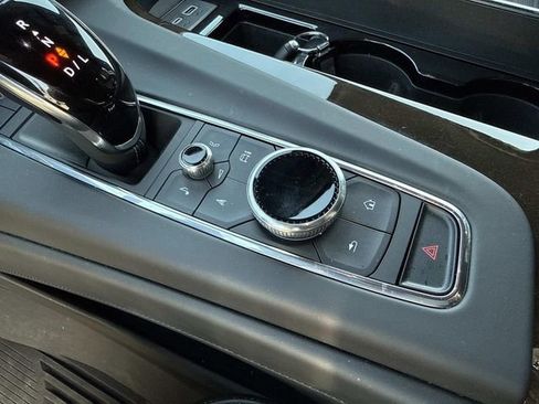 Used 2024 Cadillac Escalade Sport Platinum w/ LPO, ONYX Package image 28