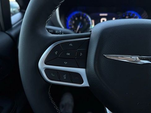 New 2026 Chrysler Pacifica Select image 35