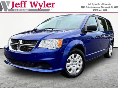 Used 2019 Dodge Grand Caravan SE w/ UConnect Hands-Free Group
