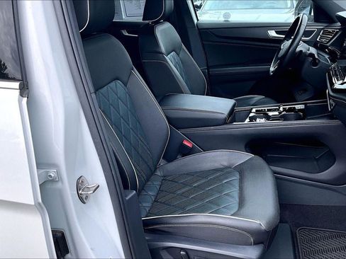Certified 2024 Volkswagen Atlas Cross Sport SEL Premium R-Line AWD/4WD image 6
