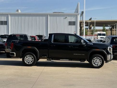 Used 2024 GMC Sierra 2500 SLE w/ SLE Value Package; AWD/4WD image 3