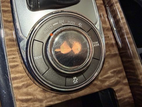 Used 2018 Nissan Armada Platinum image 27