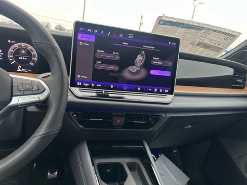 New 2026 Volkswagen Tiguan SEL R-Line image 17