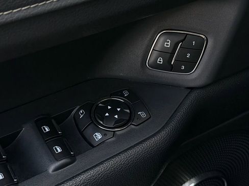 Used 2024 Ford Expedition XLT image 28