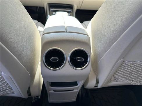 Used 2021 Mercedes-Benz GLA 250 image 26