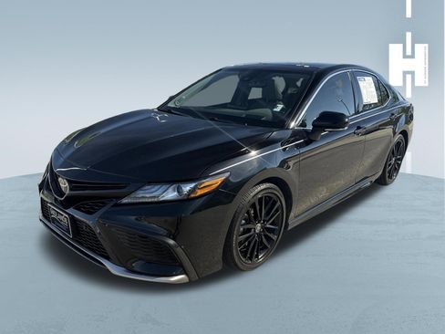 Used 2024 Toyota Camry XSE w/ Navigation Package FWD image 3