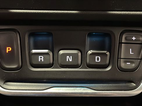 Used 2021 GMC Terrain SLT w/ Infotainment Package II FWD image 19