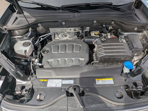 Certified 2025 Volkswagen Atlas Cross Sport SE AWD/4WD image 35