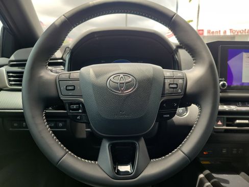 Used 2025 Toyota Camry SE FWD image 24