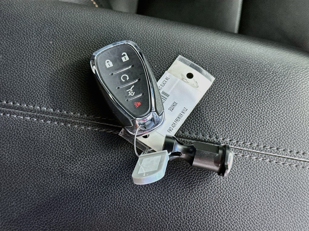 Used 2020 Chevrolet Equinox Premier FWD image 34