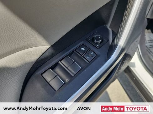 Used 2019 Toyota RAV4 XLE Premium image 12