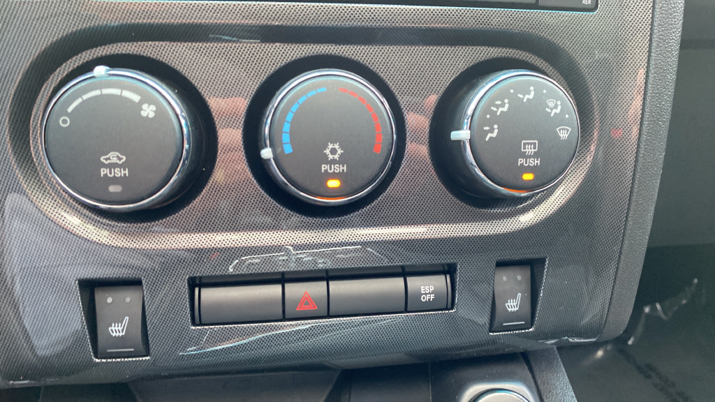 Used 2009 Dodge Challenger SRT8 w/ SRT Option Group II RWD image 18