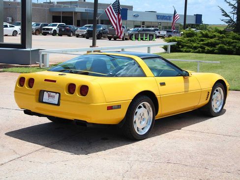 Used 1995 Chevrolet Corvette Coupe RWD image 17
