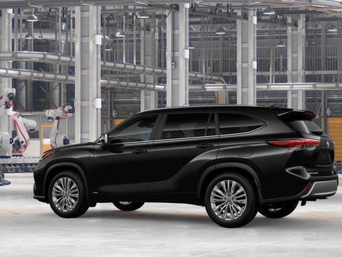 New 2026 Toyota Highlander Platinum image 5