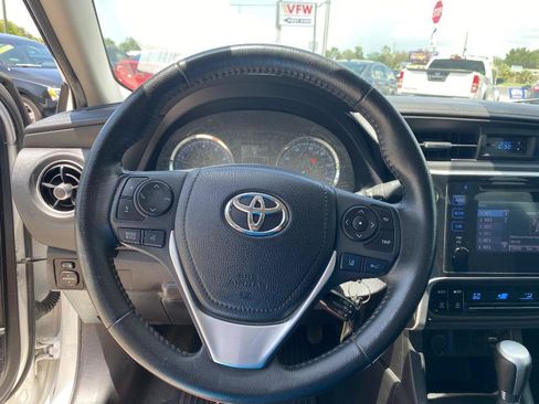 Used 2019 Toyota Corolla SE FWD image 27