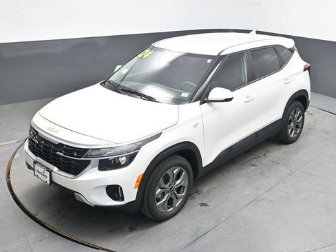Used 2024 Kia Seltos LX AWD/4WD image 18