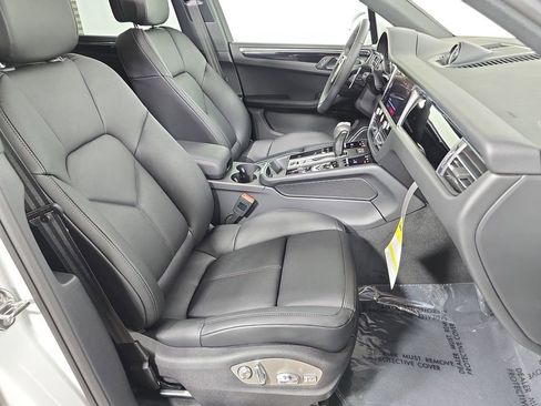 New 2026 Porsche Macan AWD/4WD image 27