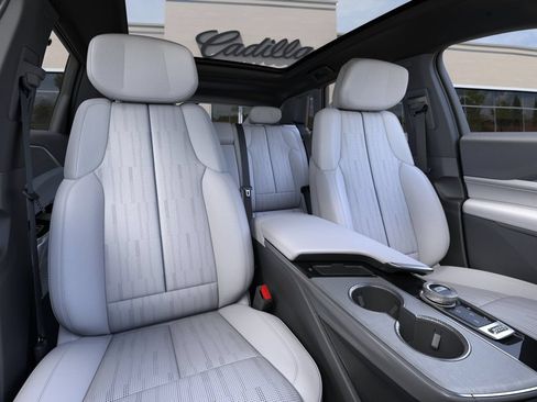 New 2027 Cadillac Lyriq Luxury RWD image 16