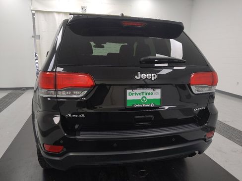 Used 2019 Jeep Grand Cherokee Laredo image 6