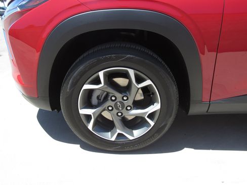 Used 2026 Chevrolet Trax LT w/ Driver Confidence Package FWD image 4