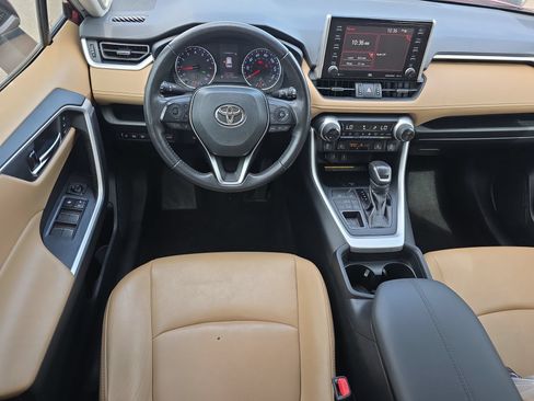 Used 2021 Toyota RAV4 XLE Premium AWD/4WD image 12