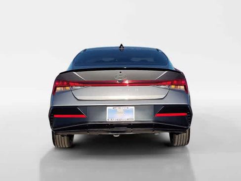 New 2026 Hyundai Elantra SEL Sport FWD image 4