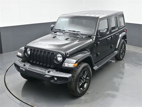 Used 2020 Jeep Wrangler Unlimited Sahara image 34