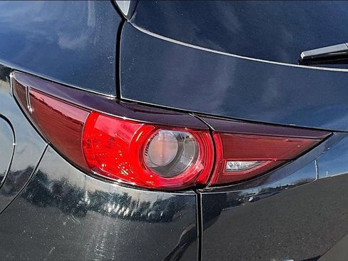 Used 2019 MAZDA CX-5 Touring image 33