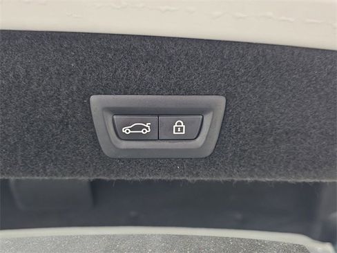 Used 2018 BMW 740i xDrive image 34