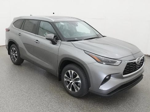 New 2026 Toyota Highlander XLE image 13