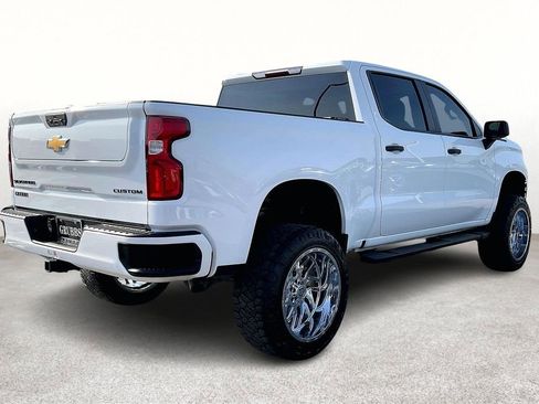 Used 2022 Chevrolet Silverado 1500 Custom image 2
