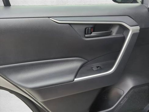 Used 2020 Toyota RAV4 LE image 23