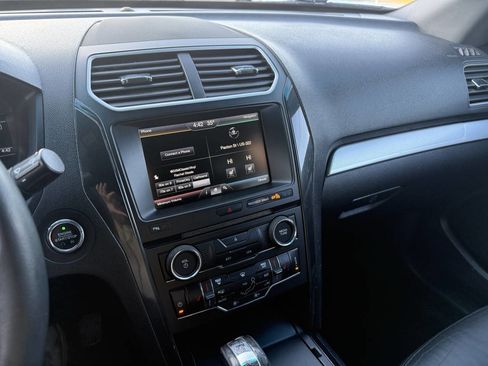 Used 2016 Ford Explorer XLT w/ Equipment Group 202A image 27