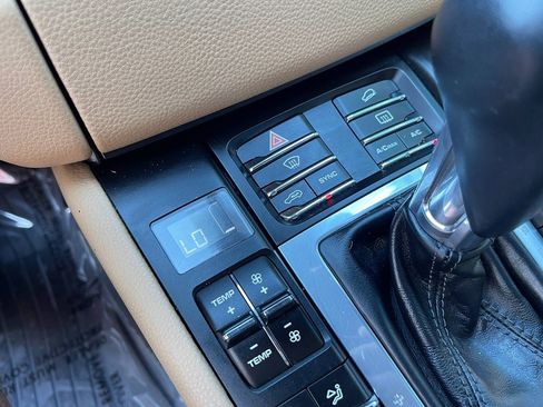 Used 2018 Porsche Macan S image 39