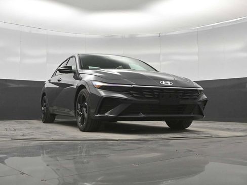New 2026 Hyundai Elantra Sport FWD image 34