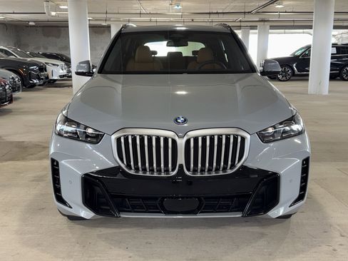 New 2026 BMW X5 xDrive50e w/ Executive Package image 2
