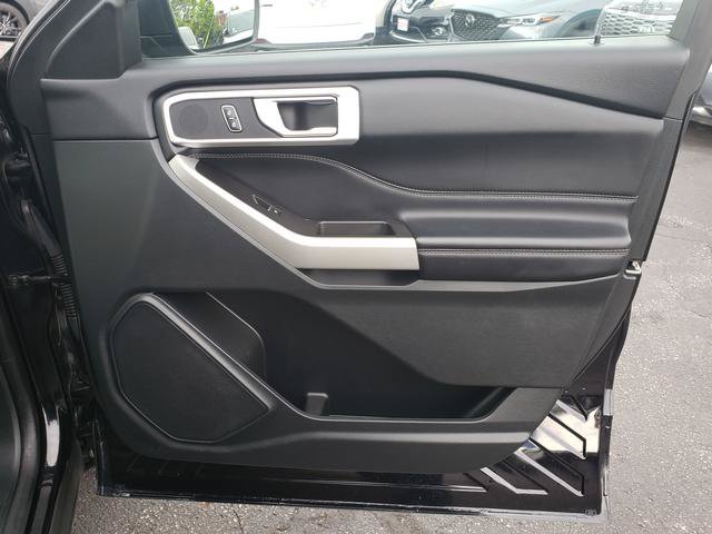 Used 2021 Ford Explorer XLT w/ Equipment Group 202A AWD/4WD image 21