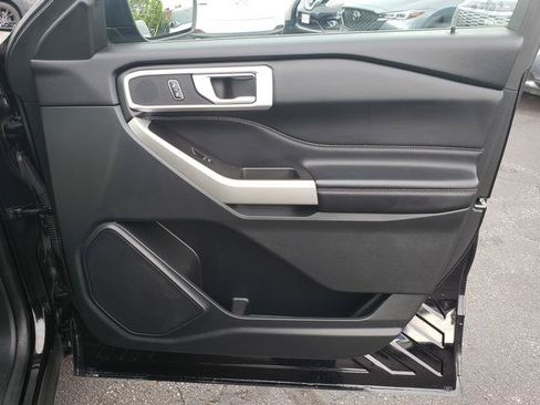 Used 2021 Ford Explorer XLT w/ Equipment Group 202A AWD/4WD image 21