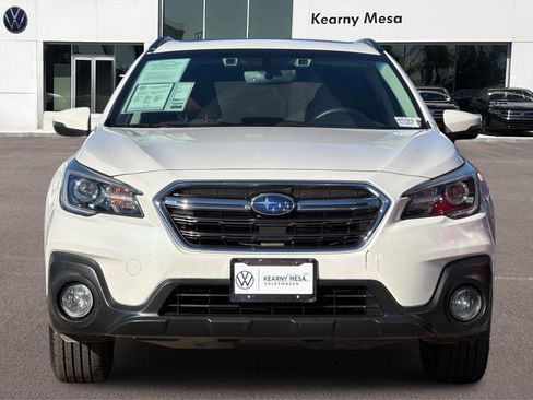 Used 2018 Subaru Outback 2.5i Touring image 9