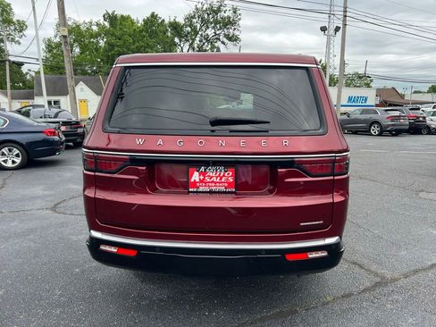 Used 2024 Jeep Wagoneer L Series II w/ Flexible Seating Group AWD/4WD image 7