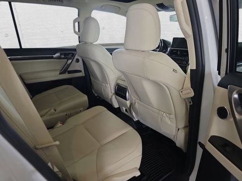 Certified 2022 Lexus GX 460 Premium AWD/4WD image 11