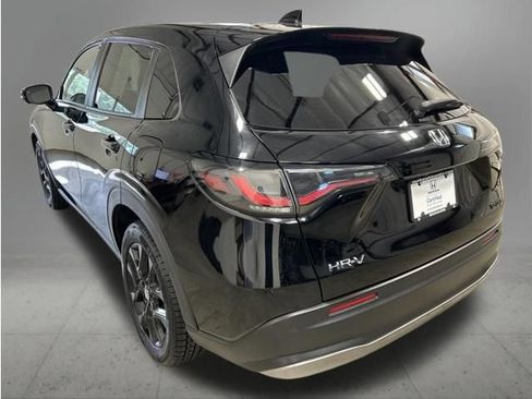 Certified 2025 Honda HR-V Sport image 4