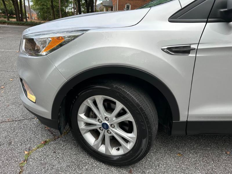Used 2019 Ford Escape SE FWD image 3