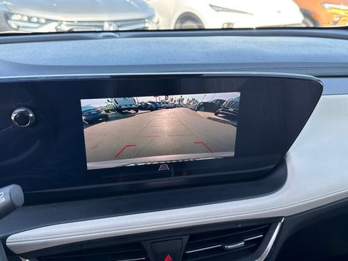 Certified 2024 Buick Encore GX Avenir image 31