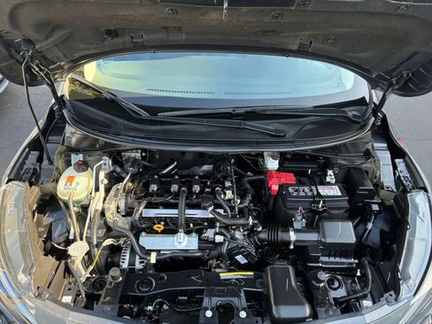 Used 2025 Nissan Versa SV image 30