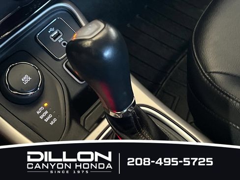 Used 2017 Jeep Compass Latitude AWD/4WD image 21