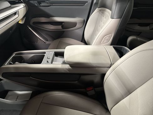 New 2026 Kia EV9 Wind image 26