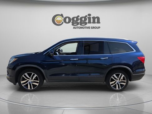 Used 2017 Honda Pilot Touring image 2
