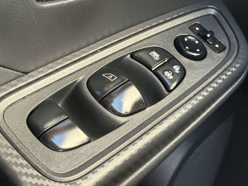 Used 2025 Nissan Versa SV FWD image 28